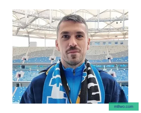 外媒称斯坦丘正式加盟大连英博签下18个月合同至2027年到期开启新篇章